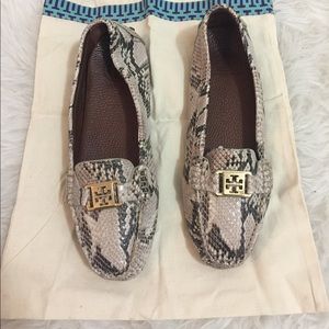 Tory Burch Kendrick Driving Moccasins Flats